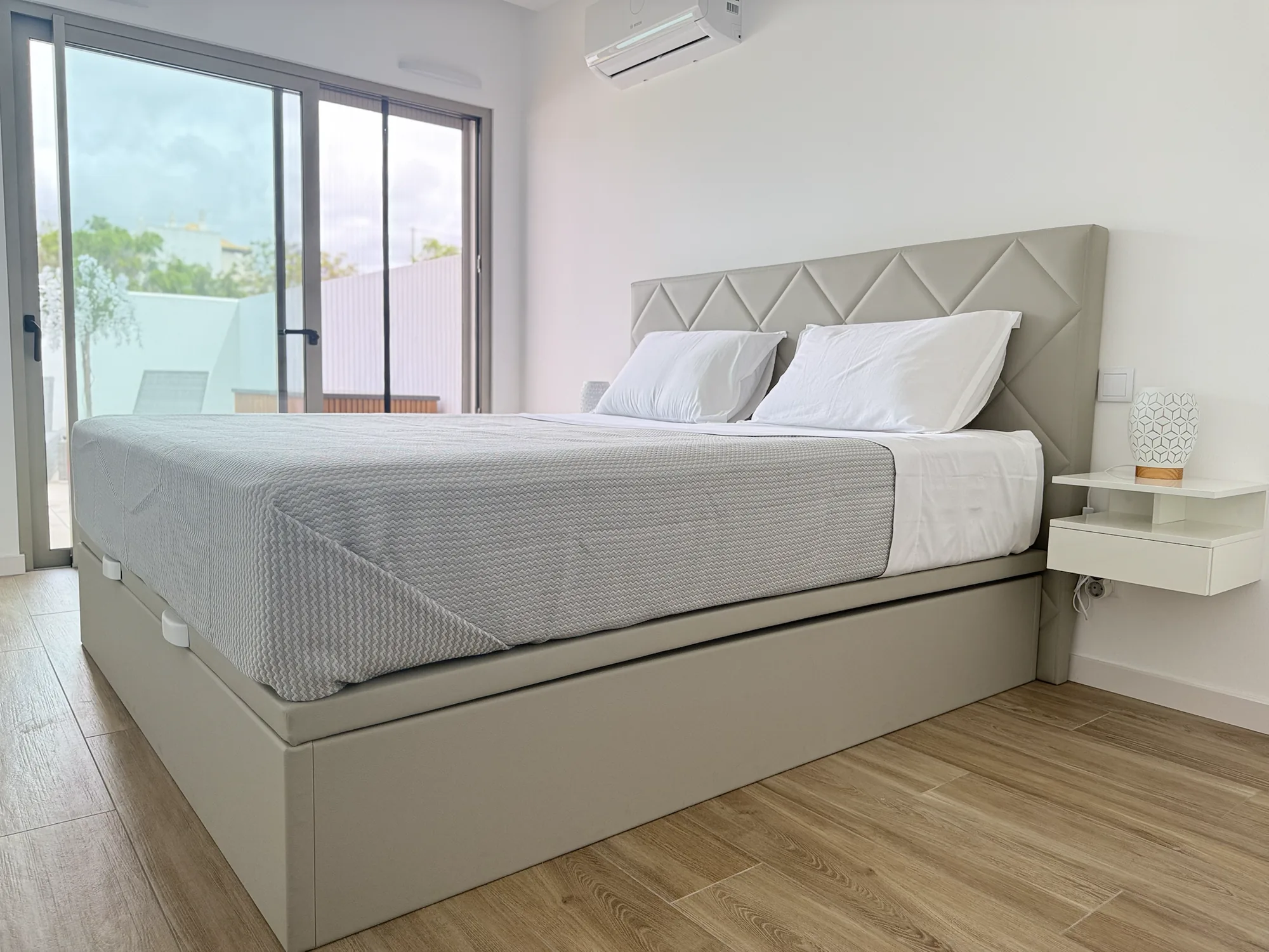 Bedroom opening onto the terrace